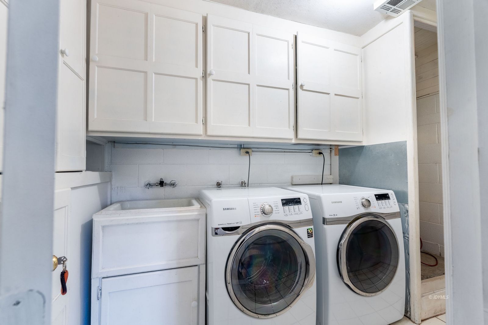 52805 Idyllmont Road Idyllwild, CA 92549 - Photo 48 of 53 a utility room with dryer and washer