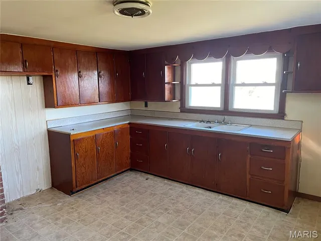 $199,900 | 437 County Road 6420, Salem, MO 65560