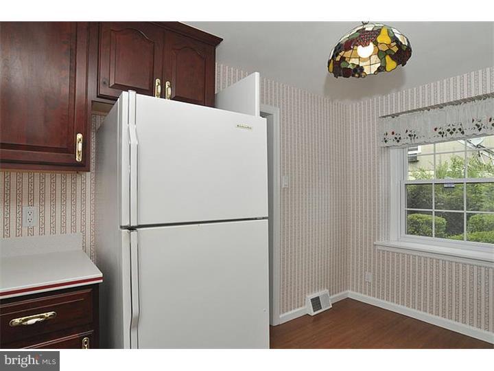 671 Lindley Road Glenside, PA 19038 - Photo 8 of 25 Kitchen