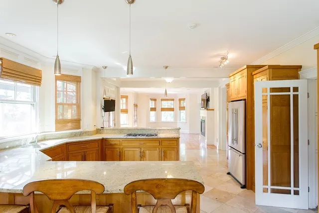 $6,800 | 11 Green Street, Milton, MA 02186