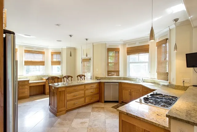 $6,800 | 11 Green Street, Milton, MA 02186