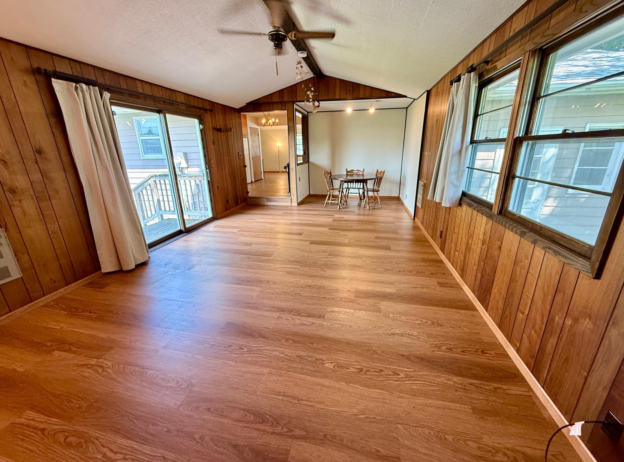 220 South 4th Street Bird Island, MN 55310 - Photo 6 of 19