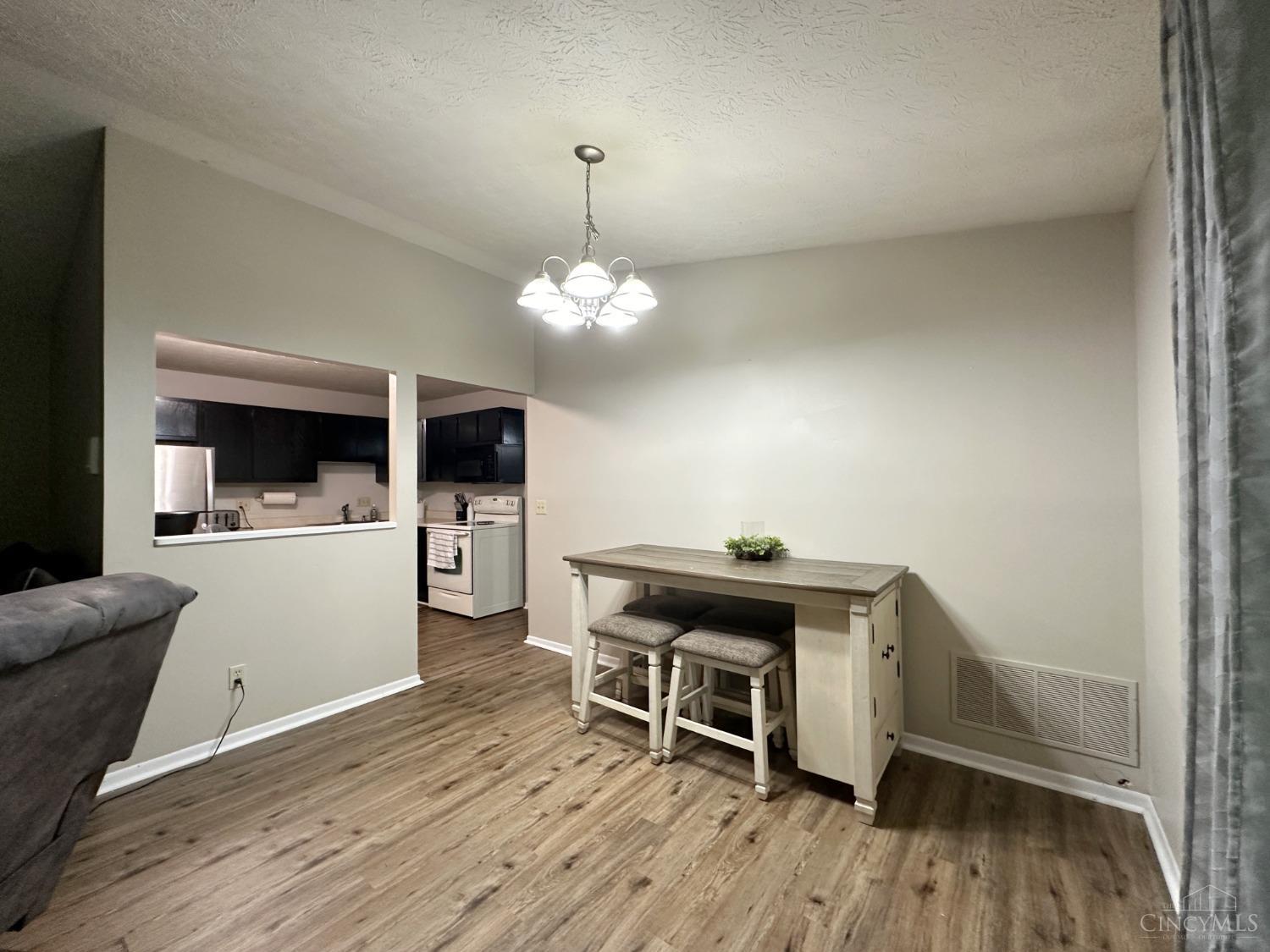 537 Davis Road, Unit 10 Cincinnati, OH 45255 - Photo 17 of 35 Gallery Image 17