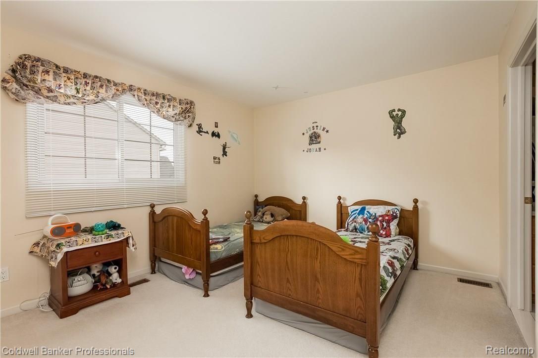 3984 May Center Road Lake Orion, MI 48360 - Photo 19 of 28 035-Bedroom-3148676-large.jpg