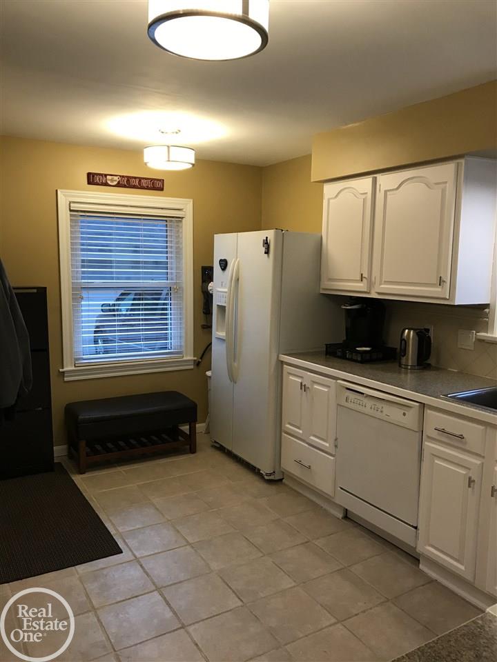 120 Maplefield Road Pleasant Ridge, MI 48069 - Photo 6 of 35