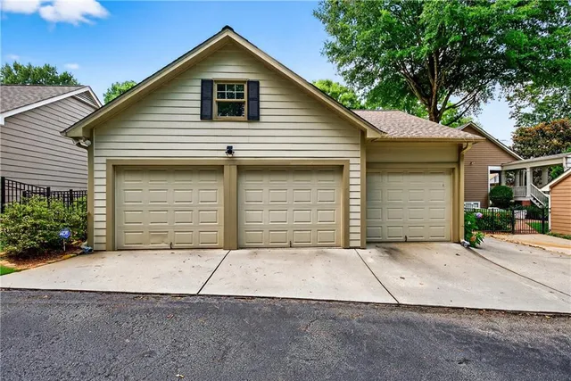 $874,900 | 124 Middleton Drive, Peachtree City, GA 30269