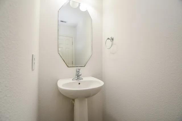 $2,300 | 19915 Juniper Berry Drive, Richmond, TX 77407