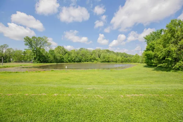 $255,000 | 4904 Middle Mt Vernon Road, Evansville, IN 47712