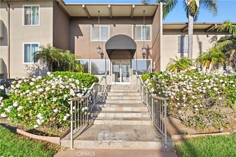 $475,000 | 23930 Los Codona Avenue, Unit 204, Torrance, CA 90505