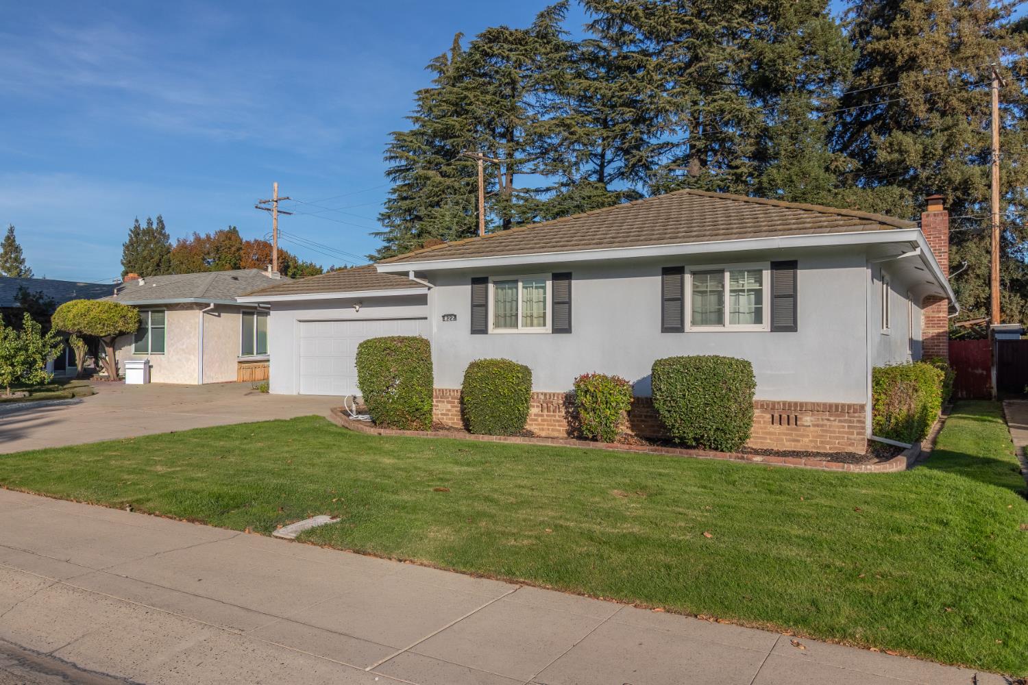 822 South California Street Lodi, CA 95240 - Photo 4 of 34 a view of a house with backyard