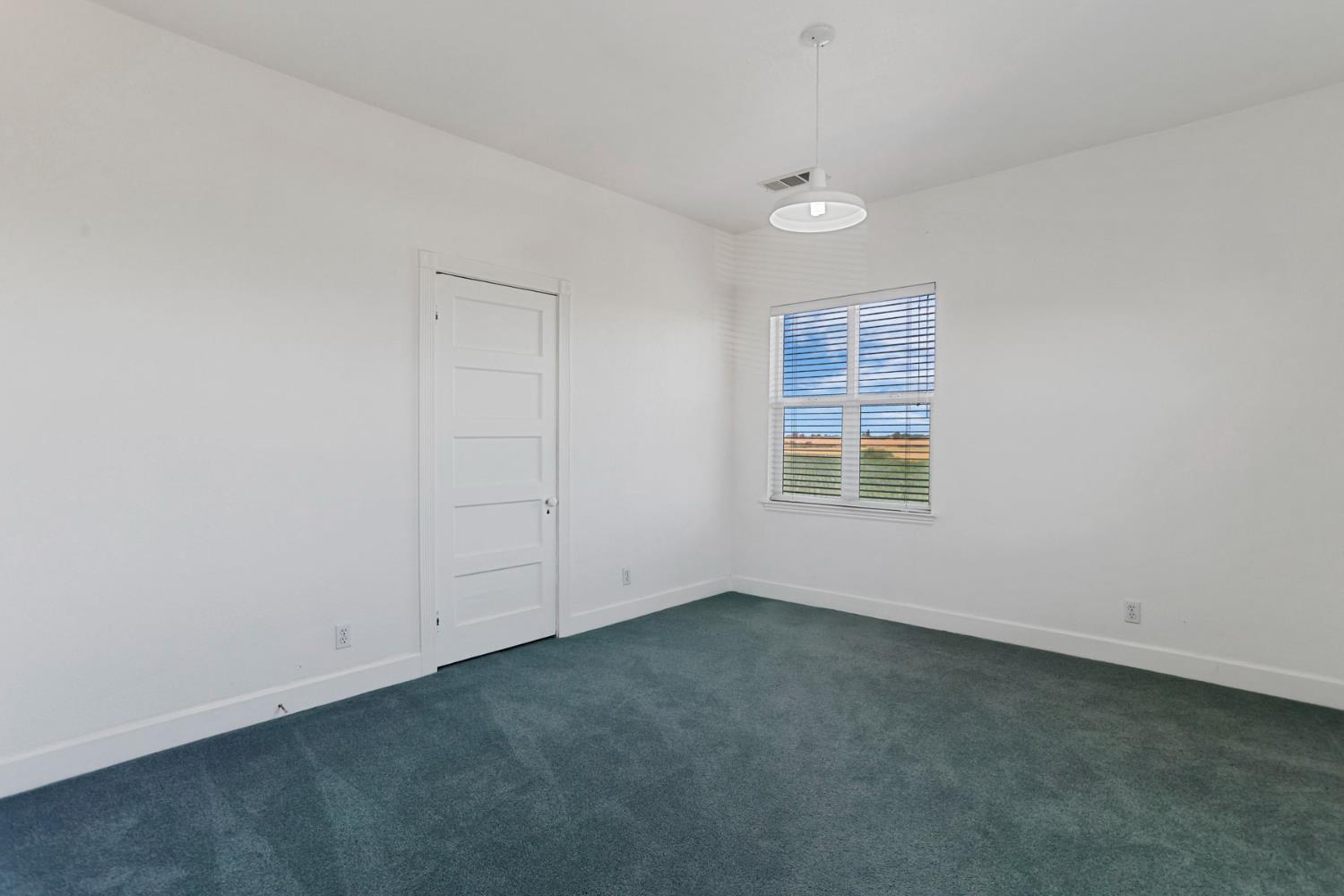 15370 Andrus Island Road Isleton, CA 95641 - Photo 29 of 67 Vacant bedroom.