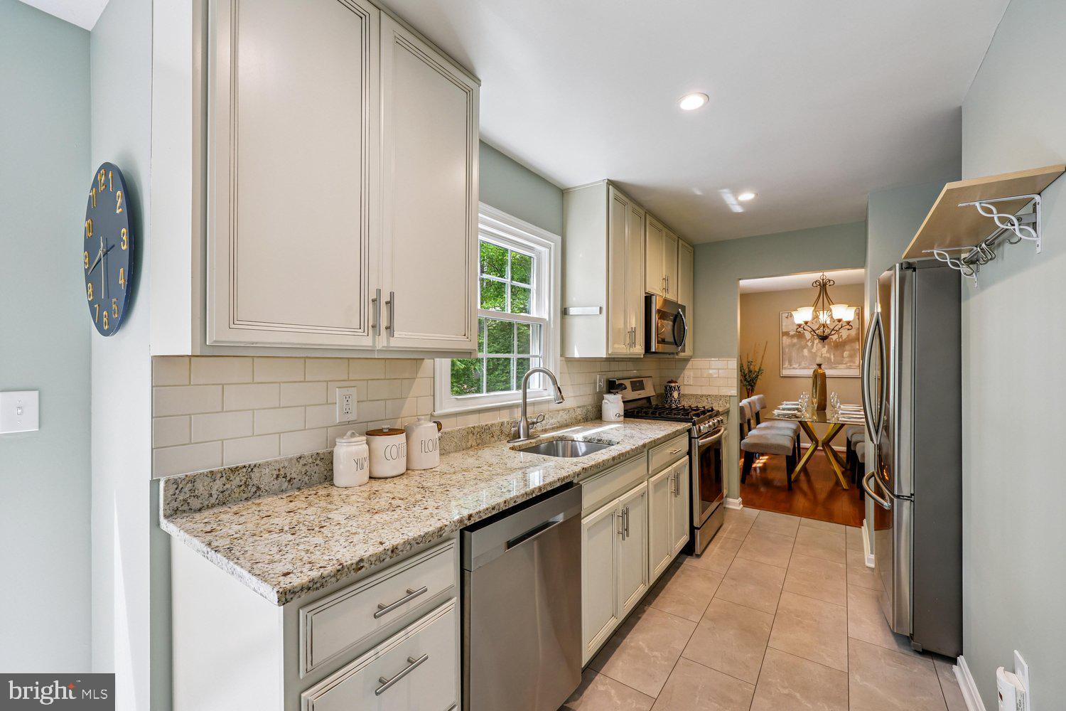 1604 Winding Waye Lane Silver Spring, MD 20902 - Photo 18 of 80 Kitchen