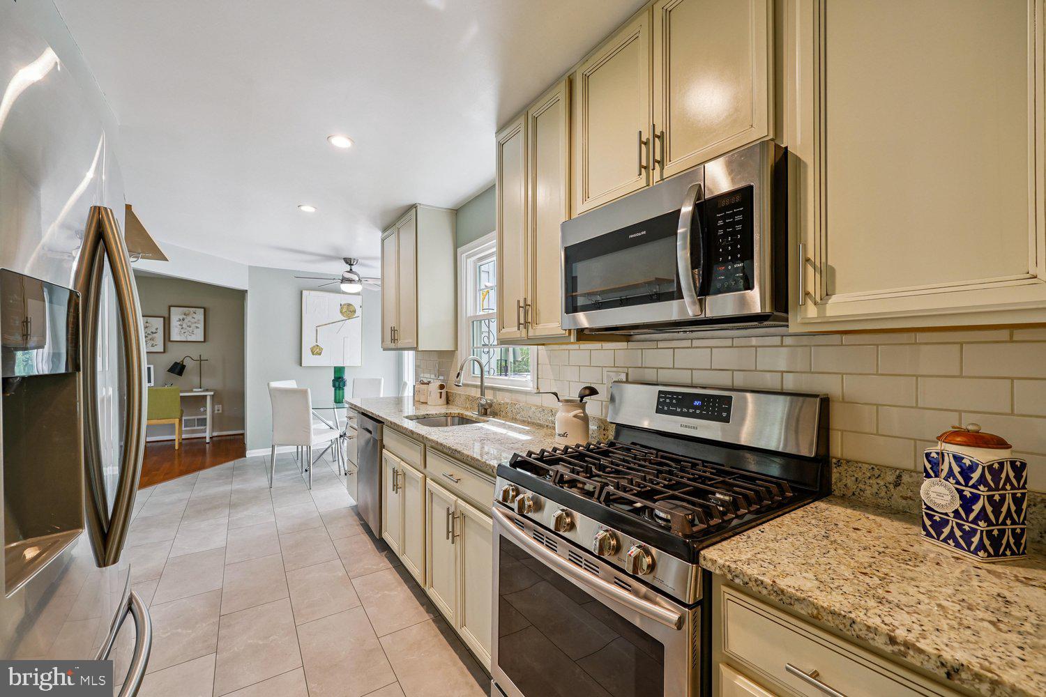 1604 Winding Waye Lane Silver Spring, MD 20902 - Photo 20 of 80 Kitchen