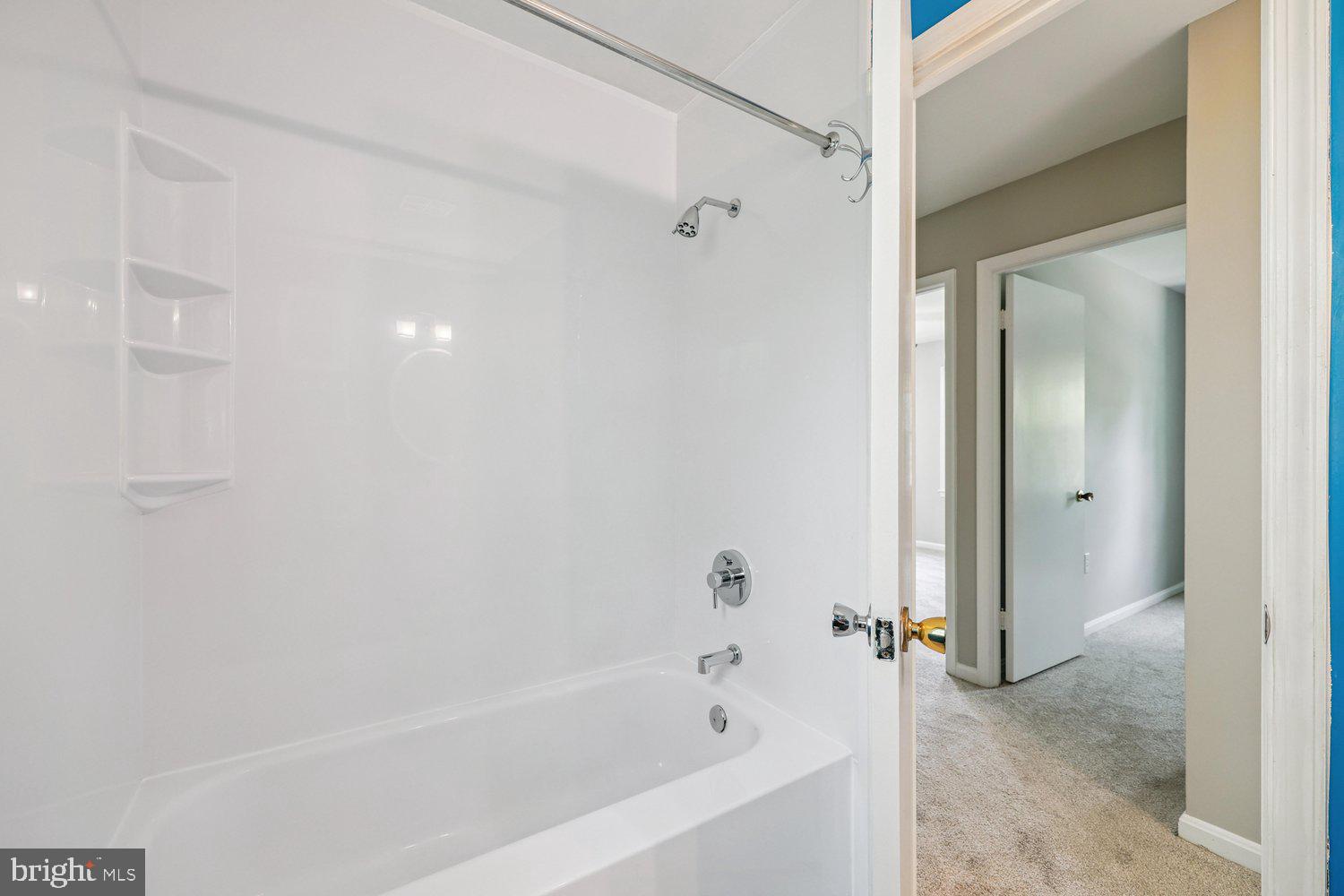 1604 Winding Waye Lane Silver Spring, MD 20902 - Photo 40 of 80 Primary Bath