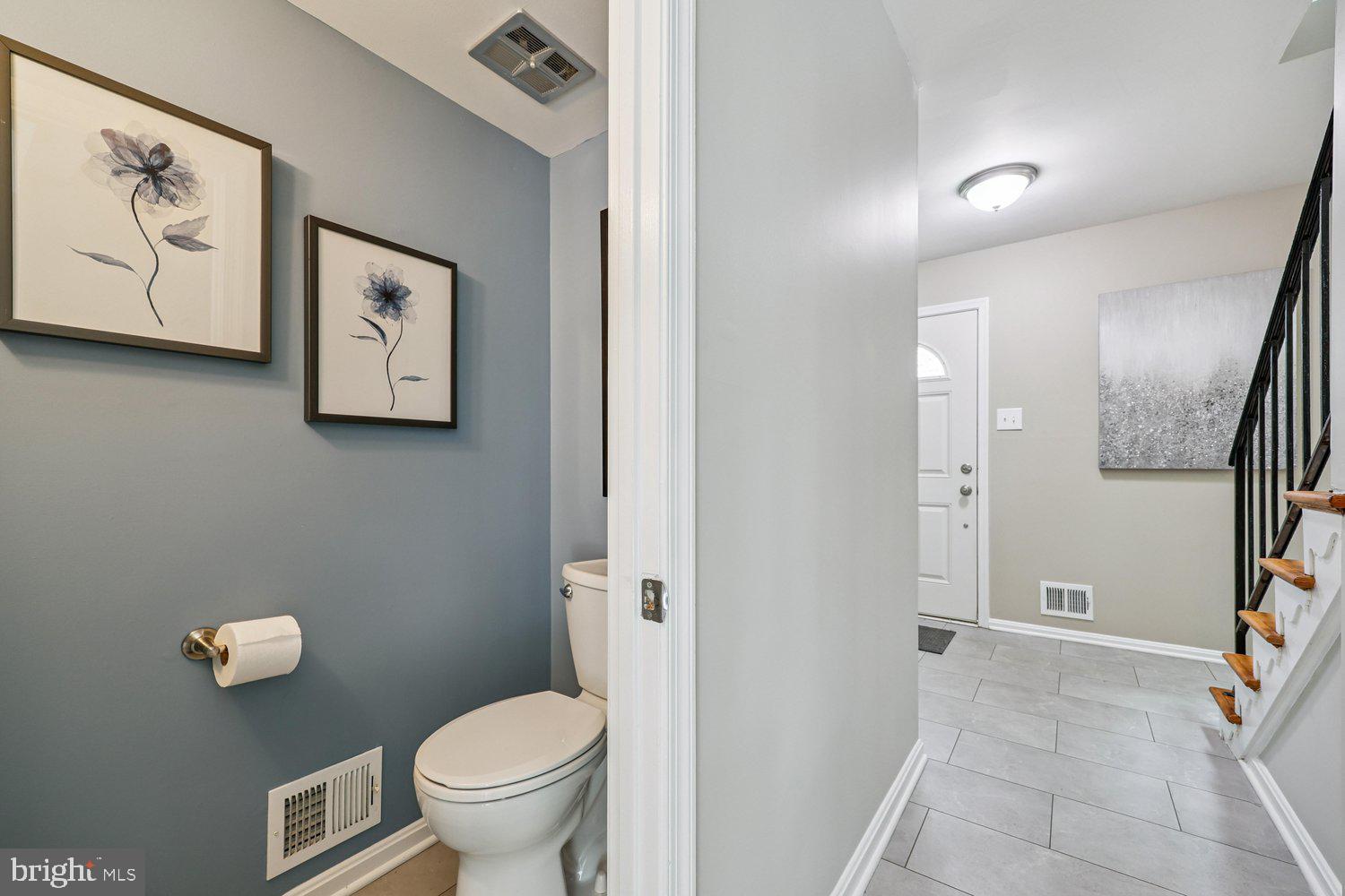 1604 Winding Waye Lane Silver Spring, MD 20902 - Photo 46 of 80 Hall Bath