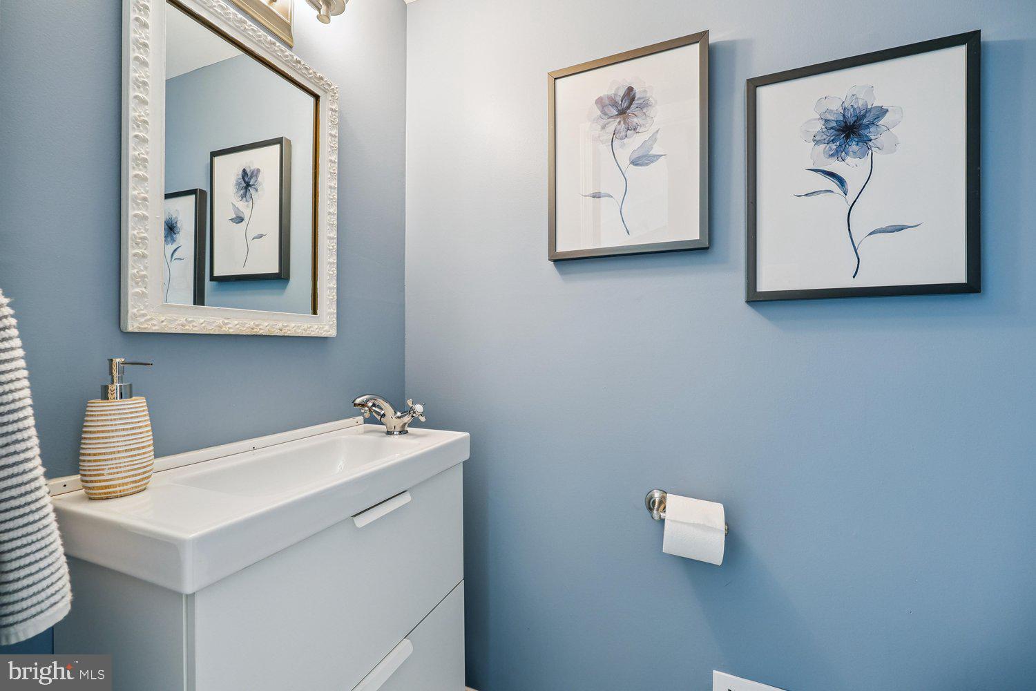 1604 Winding Waye Lane Silver Spring, MD 20902 - Photo 47 of 80 Hall Bath