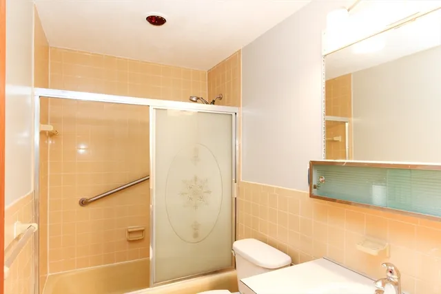 $329,900 | 20 Williamsburg Court, Unit 21, Shrewsbury, MA 01545