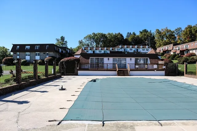 $329,900 | 20 Williamsburg Court, Unit 21, Shrewsbury, MA 01545