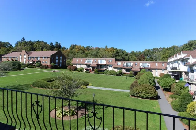 $329,900 | 20 Williamsburg Court, Unit 21, Shrewsbury, MA 01545