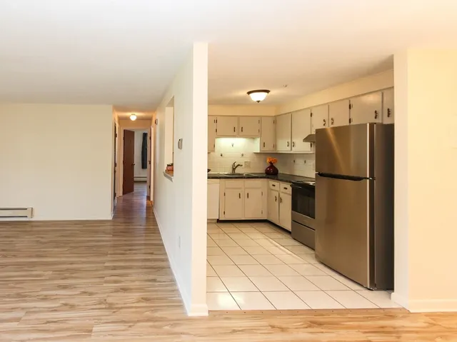 $329,900 | 20 Williamsburg Court, Unit 21, Shrewsbury, MA 01545