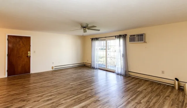 $329,900 | 20 Williamsburg Court, Unit 21, Shrewsbury, MA 01545