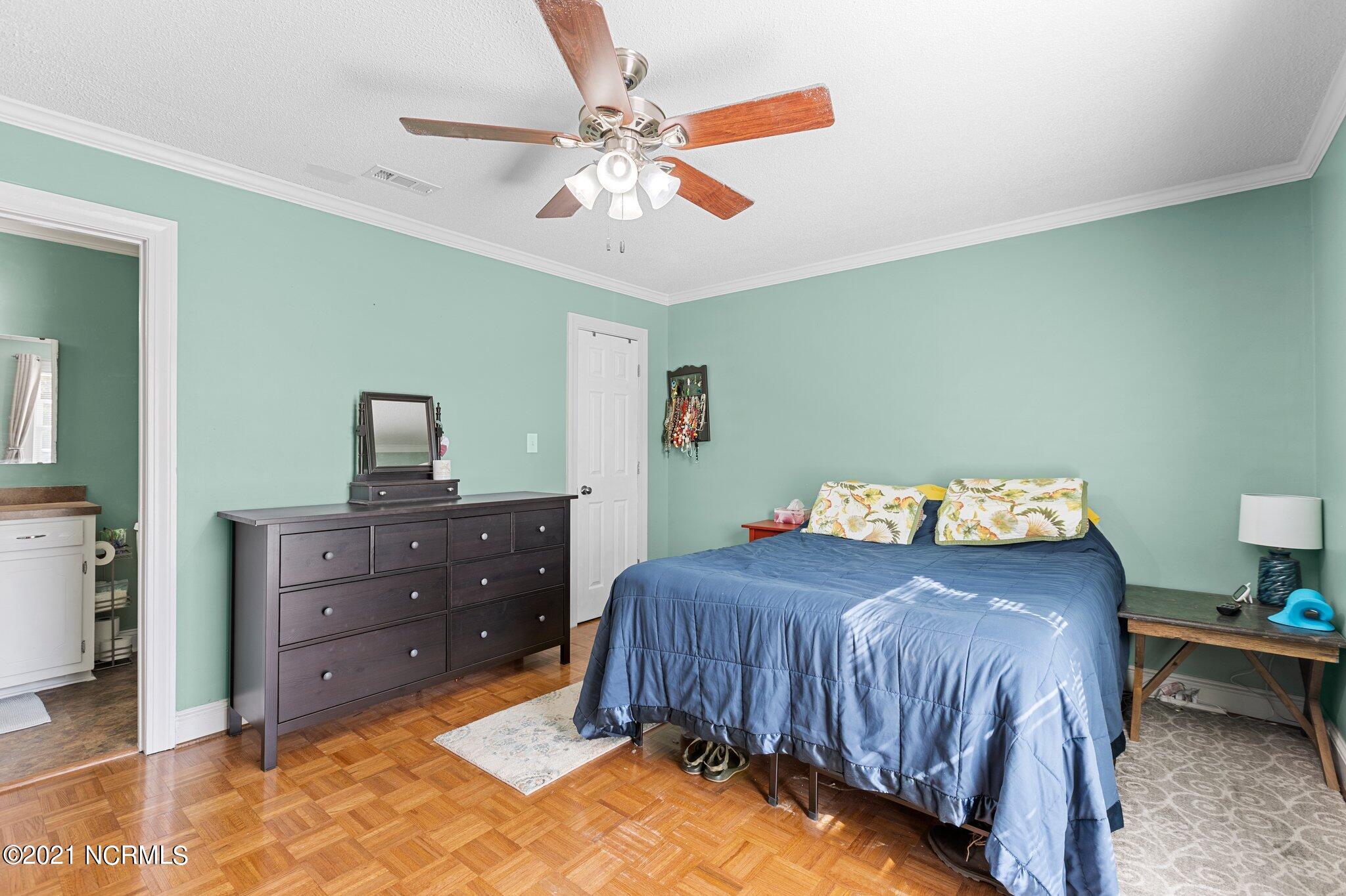 330 Cedarhurst Road Greenville, NC 27834 - Photo 12 of 25 web_IMGL0279 (1)