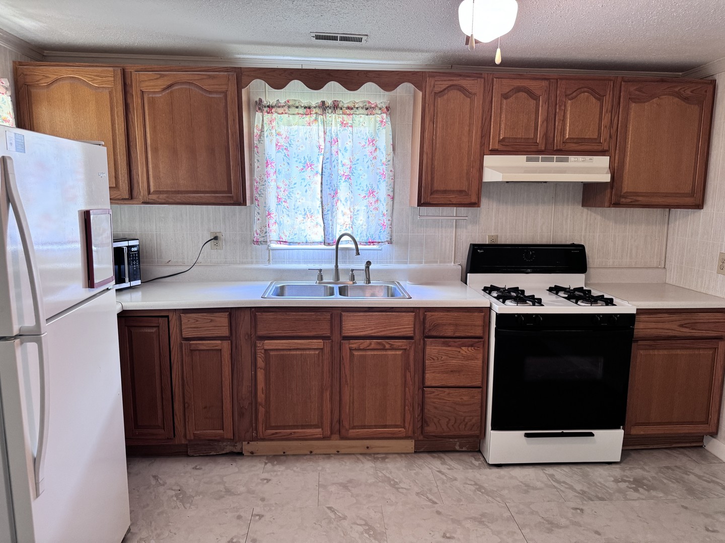 900 South Rotan Street Salem, IL 62881 - Photo 7 of 18