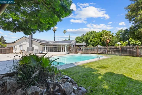 $629,000 | 140 Wayne Court, Vacaville, CA 95687