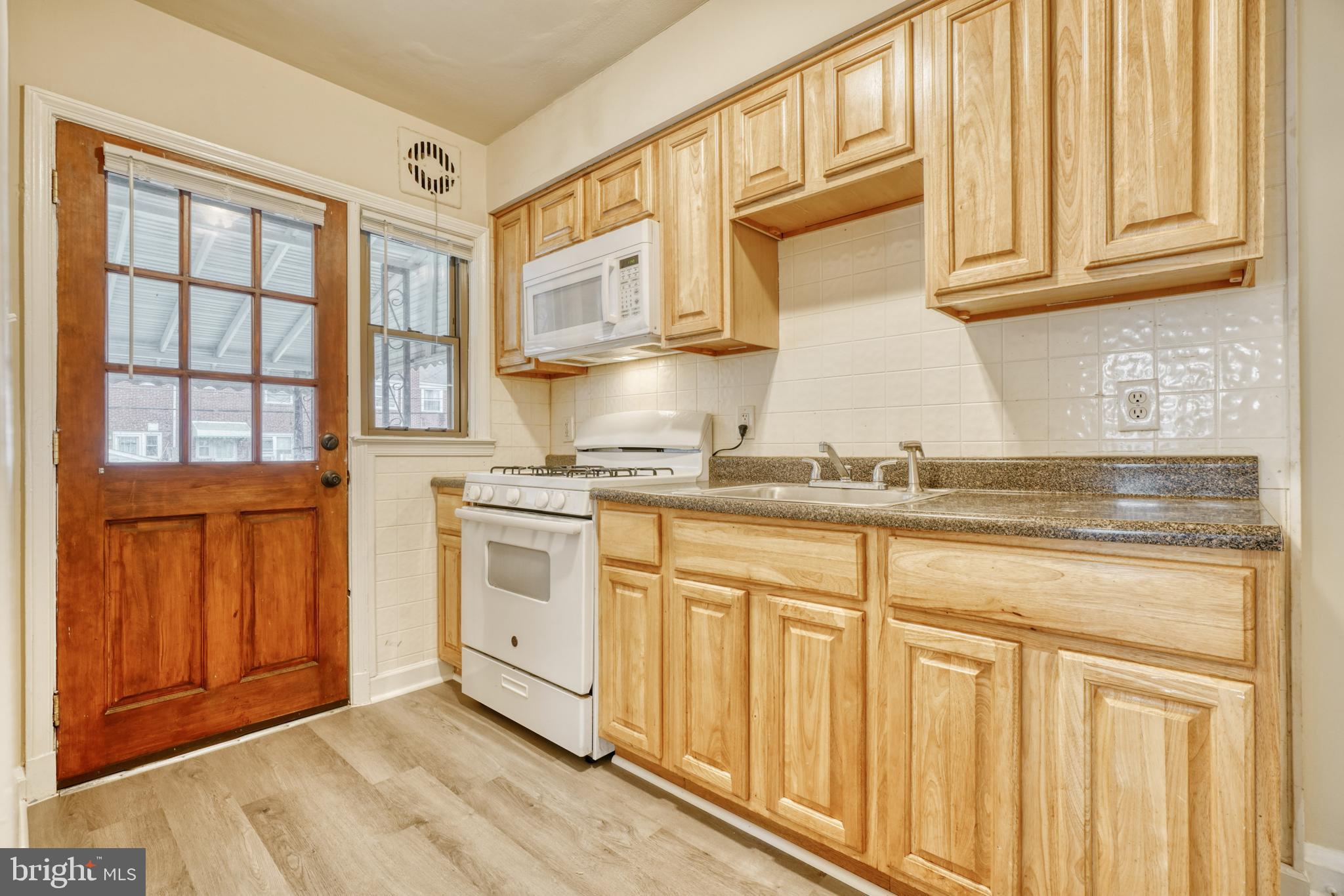 1035 Arncliffe Road Essex, MD 21221 - Photo 8 of 27 Gallery Image 8