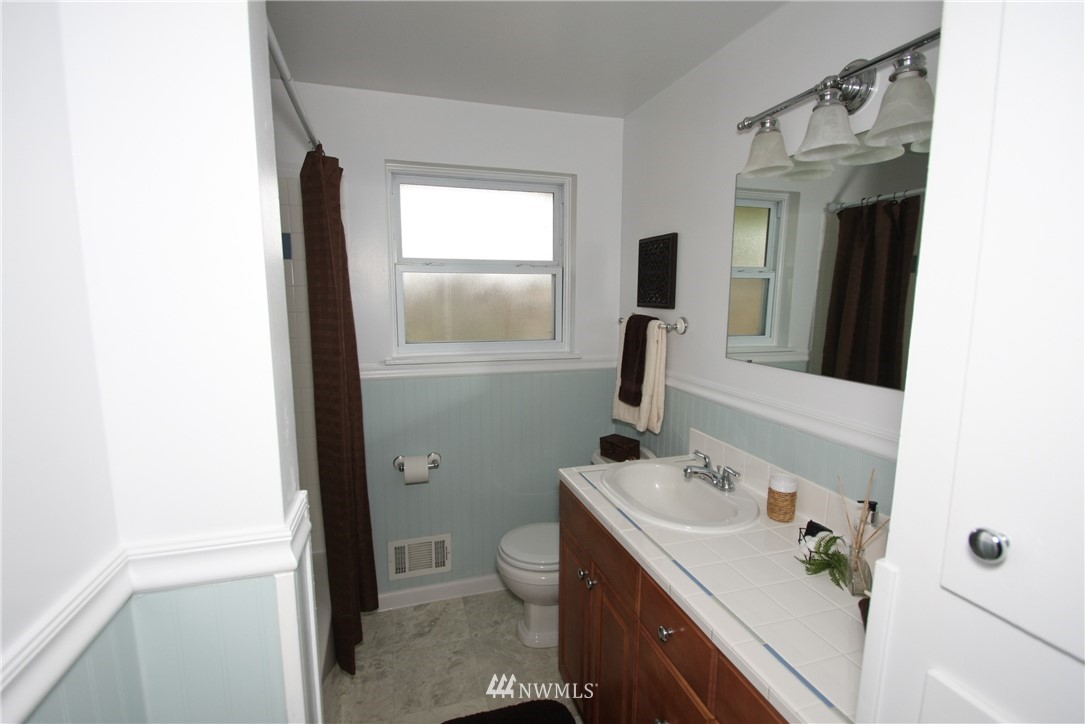 8815 Meadow Road Southwest Lakewood, WA 98499 - Photo 14 of 18 Gallery Image 14