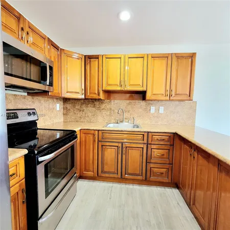 $2,300 | 13271 Southwest 17th Lane, Unit 625, Miami, FL 33175