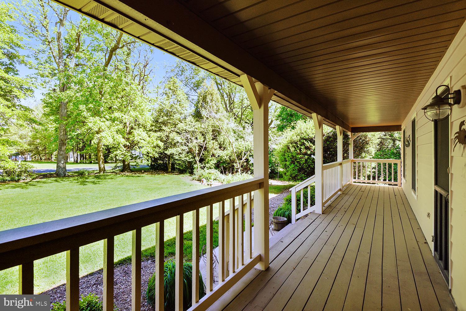 Welcoming Plantation Porch for Your Rocking Chairs