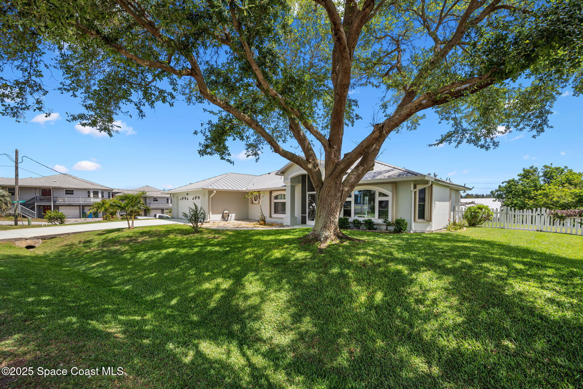 7109 Blue Shore Road Grant, FL 32949 - Photo 4 of 67 58-web-or-mls-DSC_6747