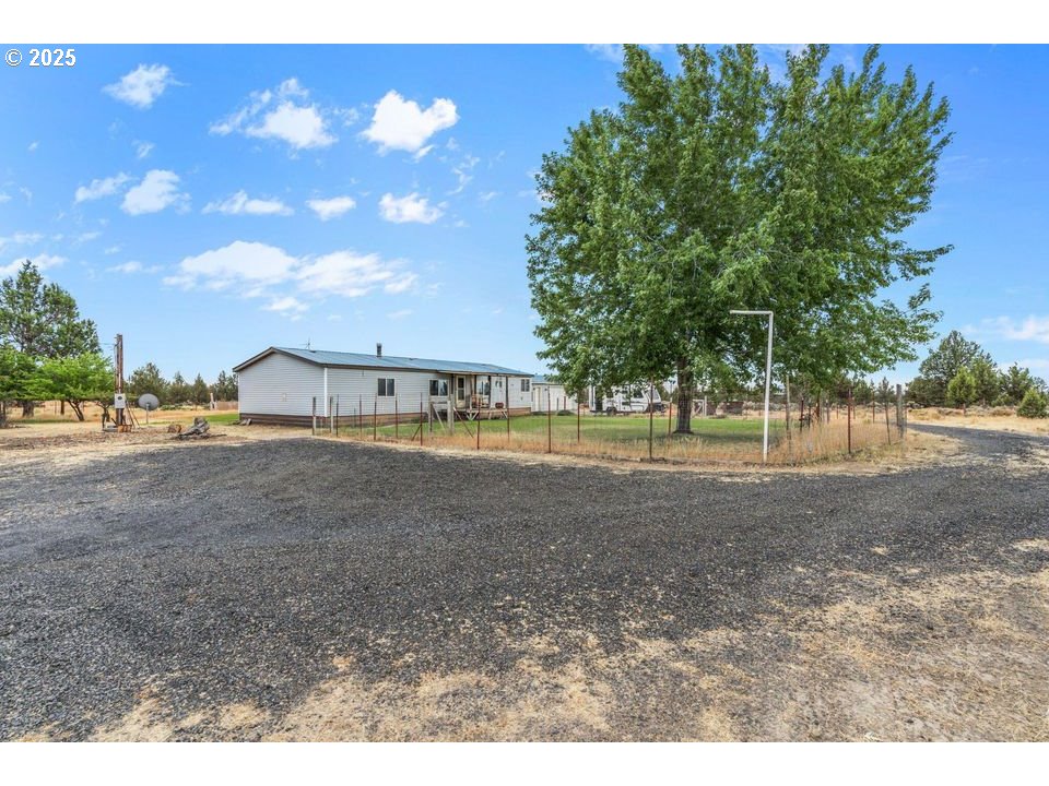 14730 Southwest Park Lane Culver, OR 97734 - Photo 17 of 30