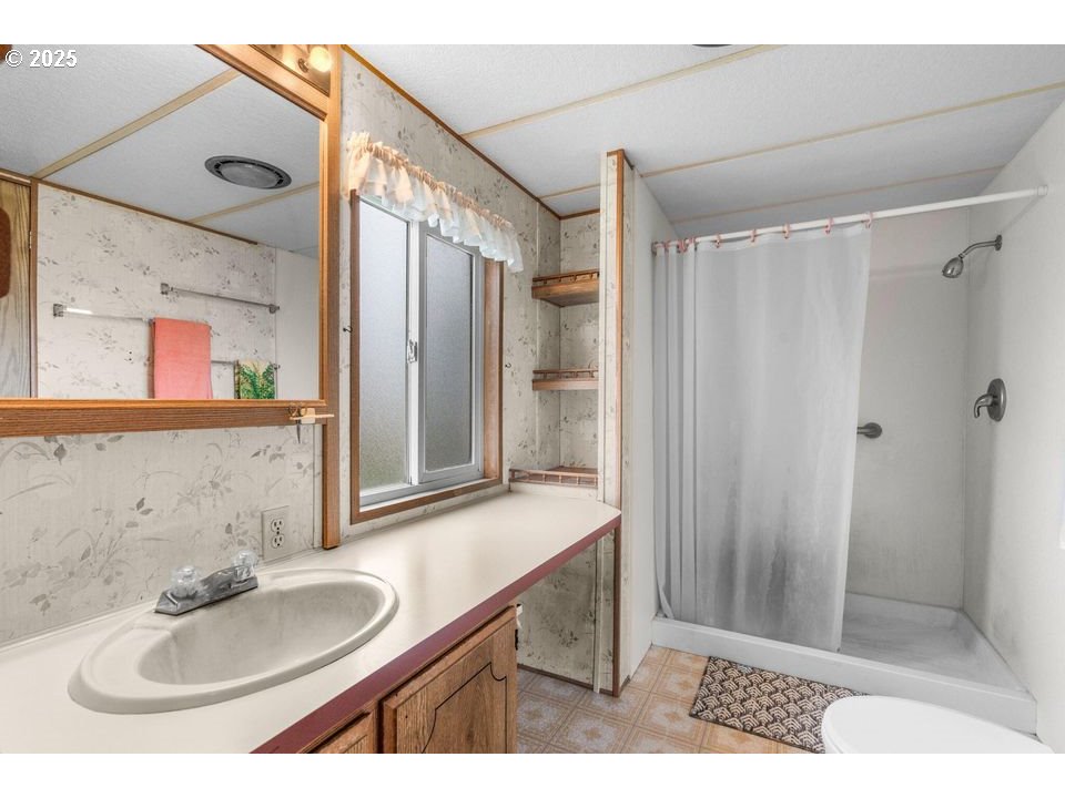 14730 Southwest Park Lane Culver, OR 97734 - Photo 7 of 30