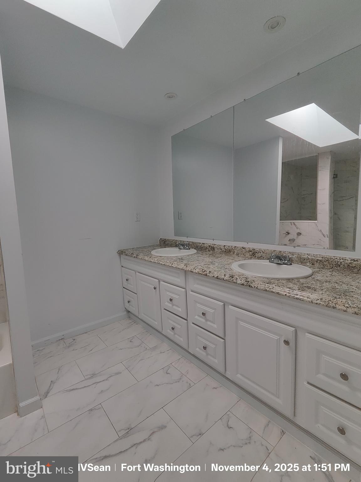 11904 Aten Street Fort Washington, MD 20744 - Photo 35 of 46 Owners Bathroom