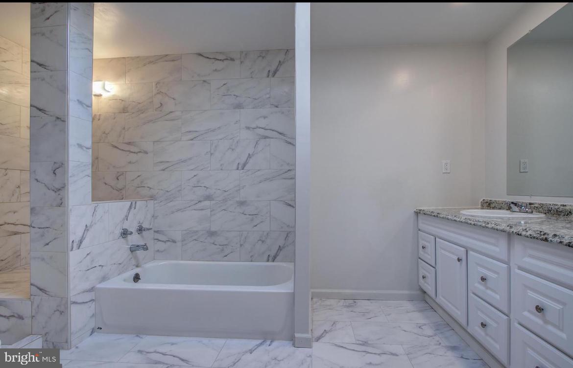 11904 Aten Street Fort Washington, MD 20744 - Photo 36 of 46 Owners Bathroom