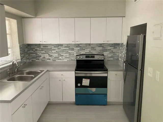 $1,675 | 206 Northeast 3rd Street, Unit 2, Hallandale Beach, FL 33009