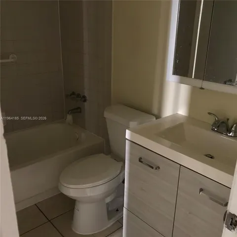 $1,675 | 206 Northeast 3rd Street, Unit 2, Hallandale Beach, FL 33009