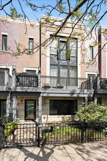 $789,000 | 3443 North Whipple Street, Chicago, IL 60618