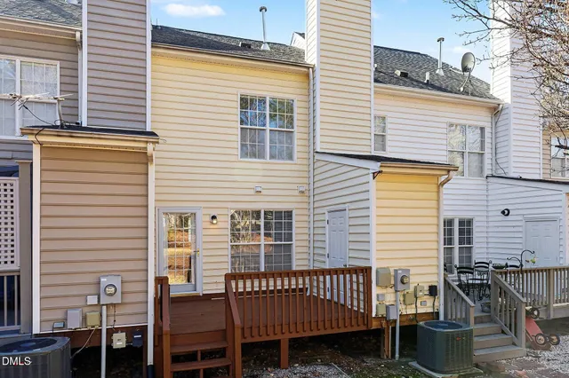 $350,000 | 104 Knightsborough Way, Apex, NC 27502