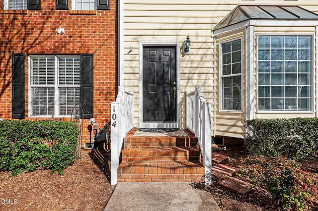 $350,000 | 104 Knightsborough Way, Apex, NC 27502