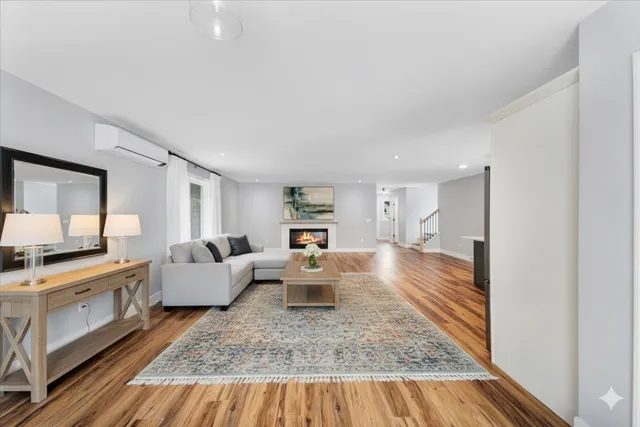 $549,900 | 925 Falls Road, Unit 2, Shelburne, VT 05482