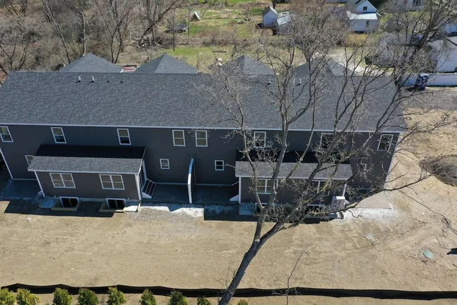 $549,900 | 925 Falls Road, Unit 2, Shelburne, VT 05482