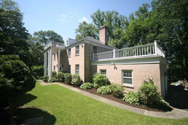 148 Webbs Hill Road Stamford, CT 06903 - Photo 1 of 1 Entrance from Driveway