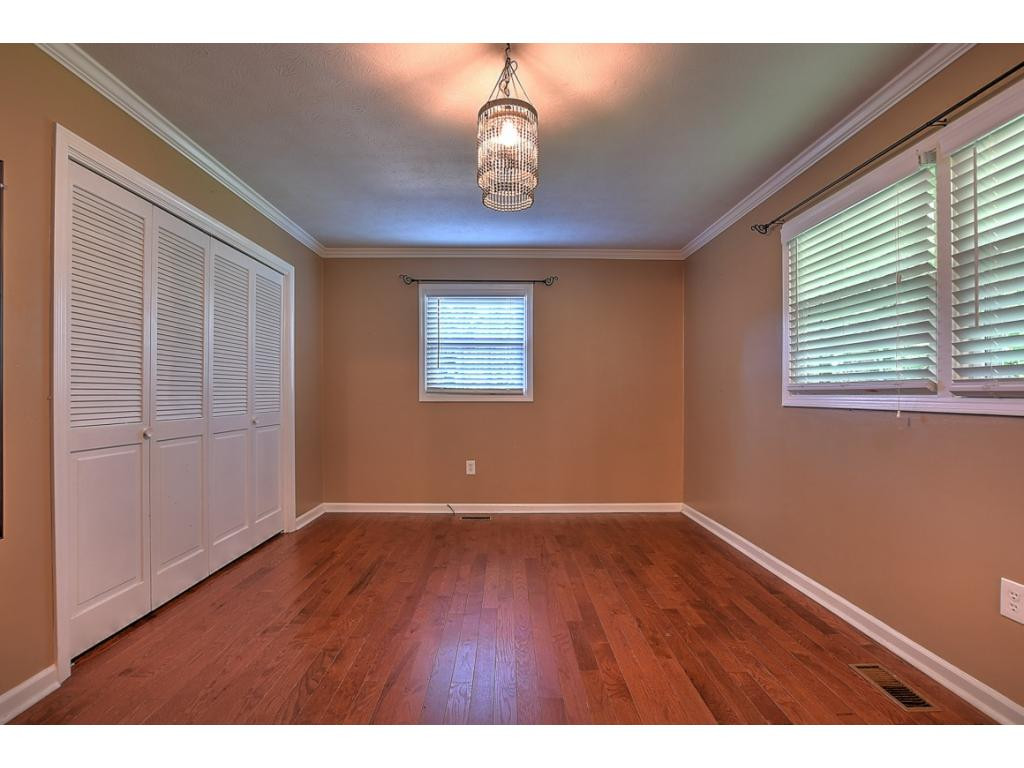 1041 Amersham Road Kingsport, TN 37660 - Photo 17 of 33 Photo 17