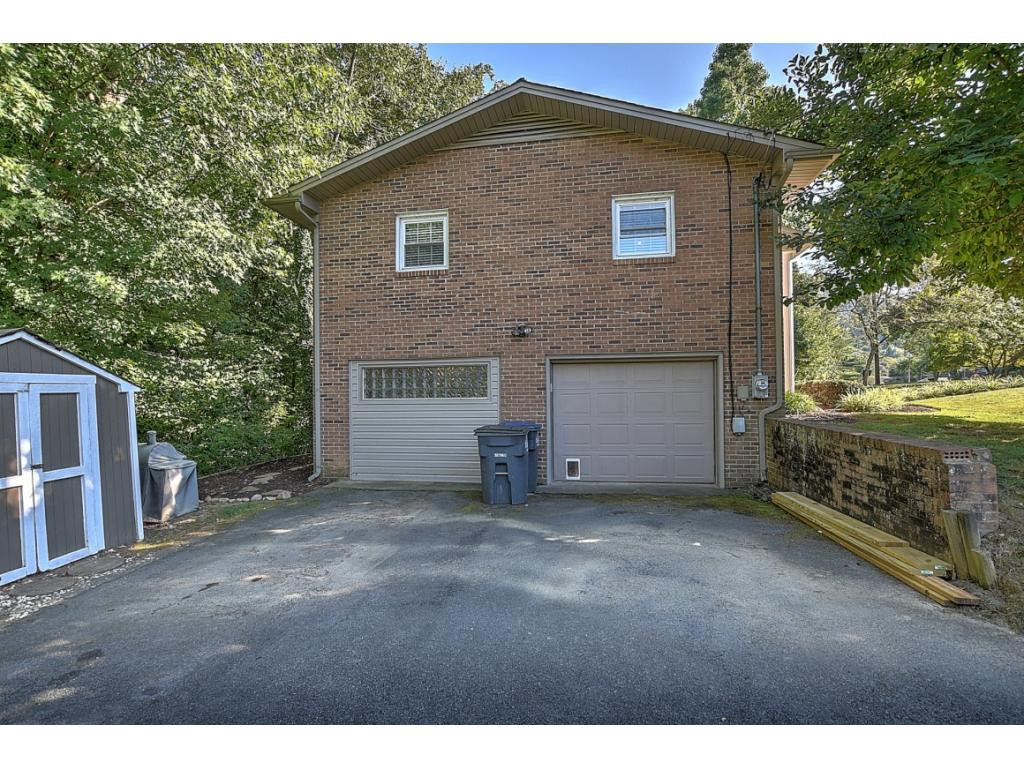 1041 Amersham Road Kingsport, TN 37660 - Photo 27 of 33 Photo 27