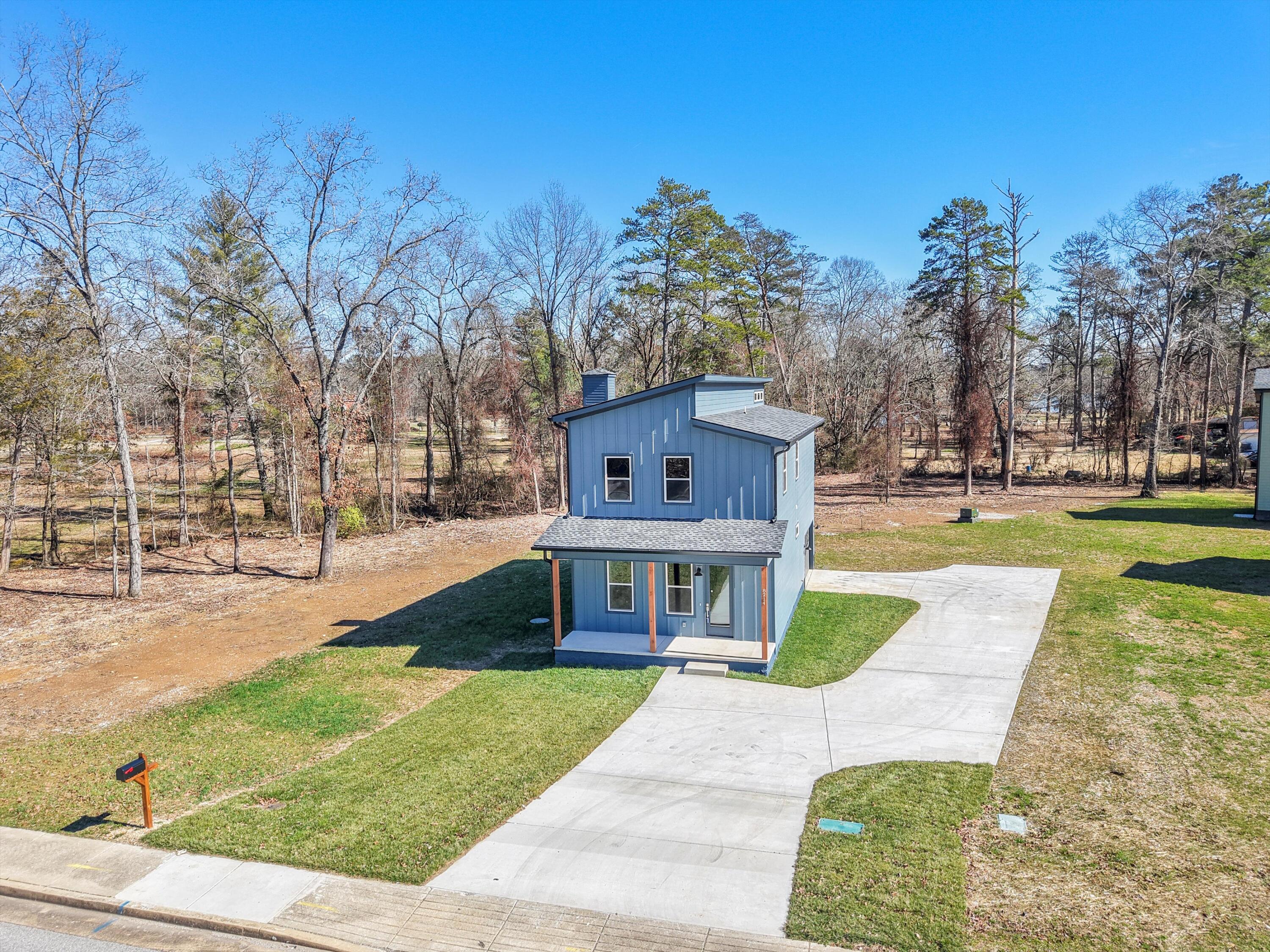 8214 Hixson Pike Hixson, TN 37343 - Photo 4 of 47 04-DJI_20250217135218_0175_D