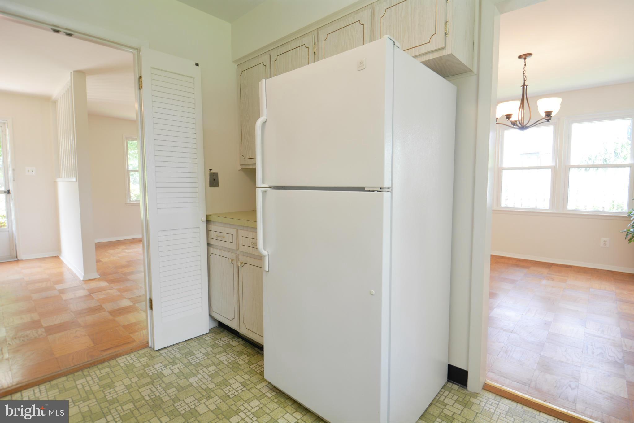 7407 Bath Street Springfield, VA 22150 - Photo 9 of 24 Kitchen