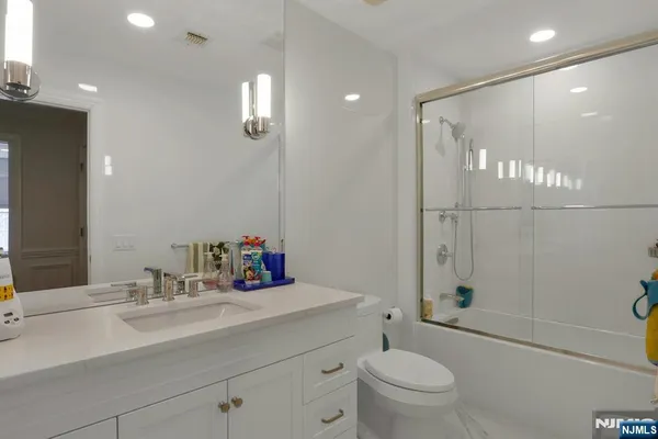 $2,295,000 | 51 Lexington Court, Unit 51, Englewood, NJ 07631